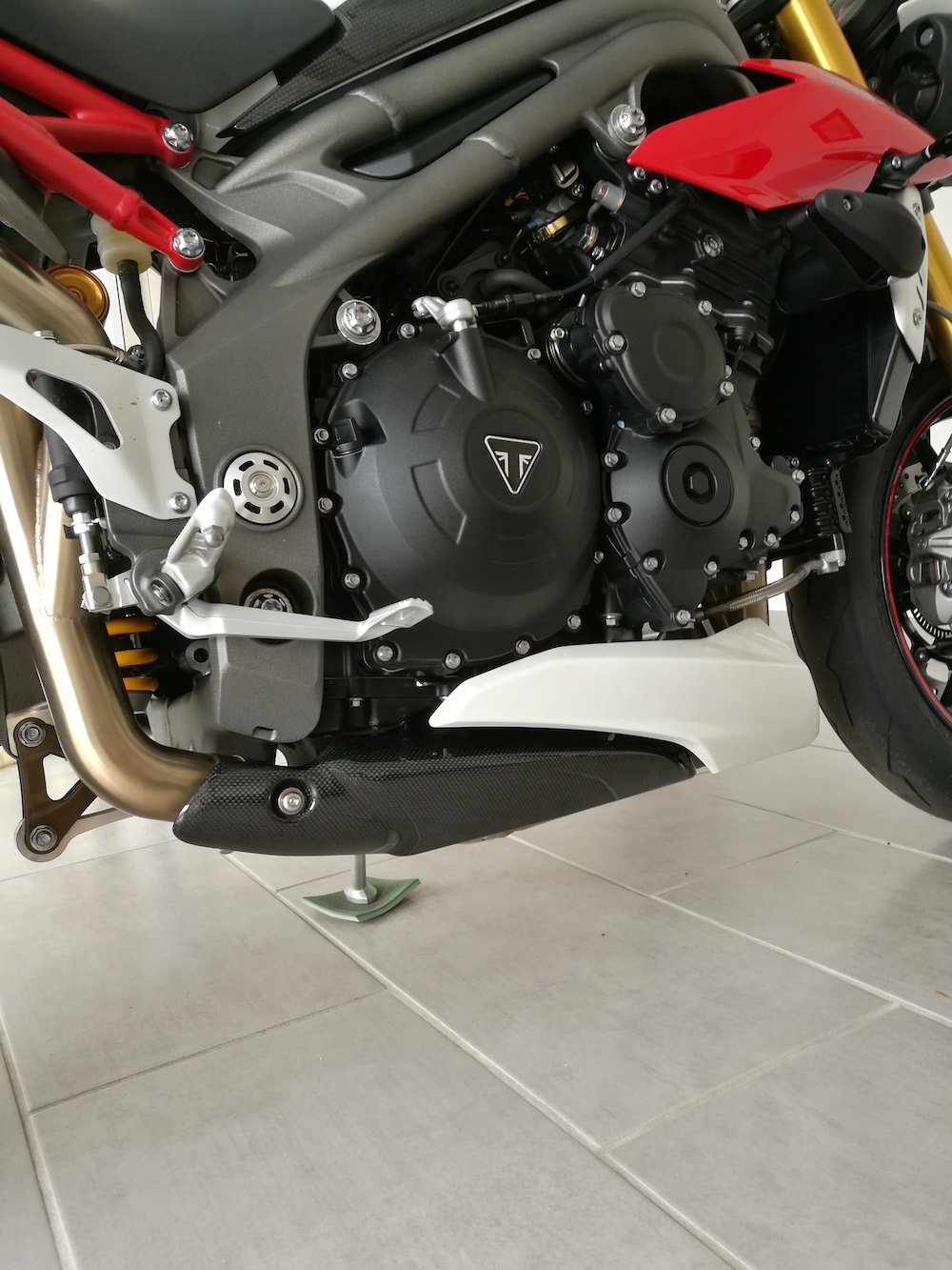 Triumph Speed Triple 1050 Carbon Fibre Lower Exhaust Guard Gloss 2016-2017 - Image 3