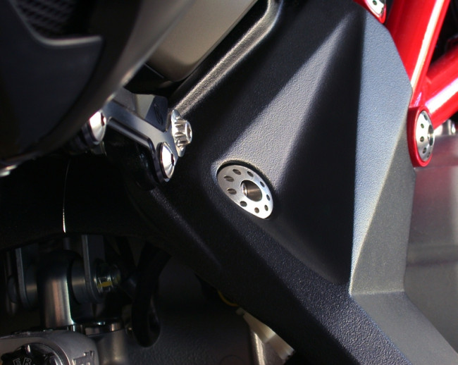 how your beautiful MV Agusta should have come from the factory!The MotoCorse titanium frame plug caps are of jewel-like complexity giving your MV Agusta the finished look it deserves.
