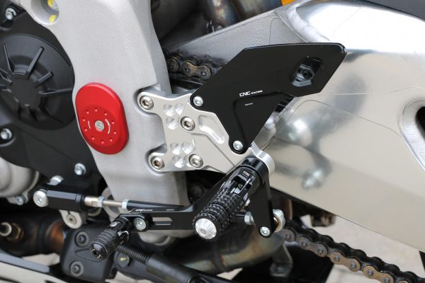 CNC Racing Aprilia RSV4 Tuono V4 Rear Sets Adjustable