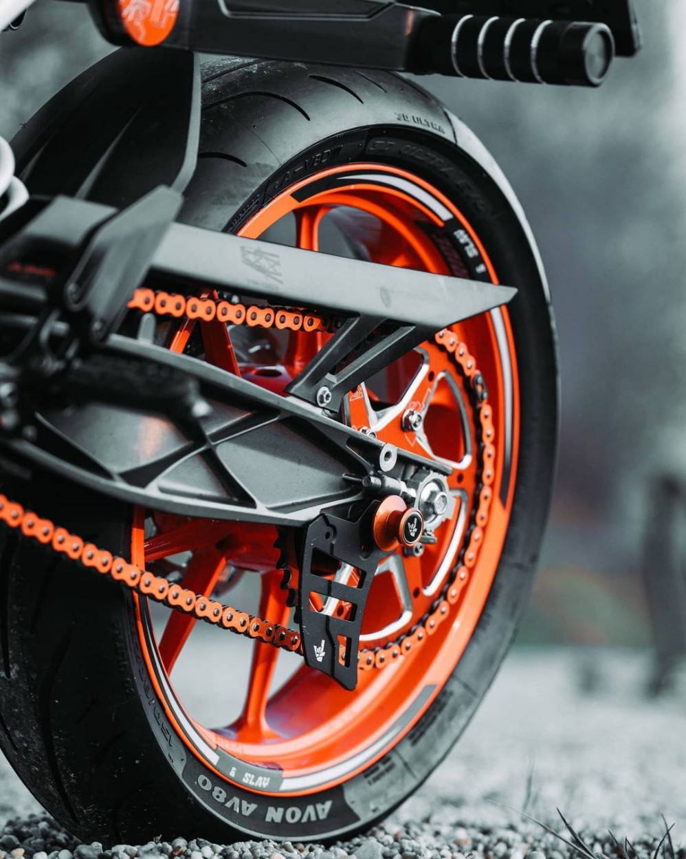 Celox 520 O-Ring Drive Chain – 120 Links – Orange – With 2 Master Links (Clip & Rivet)