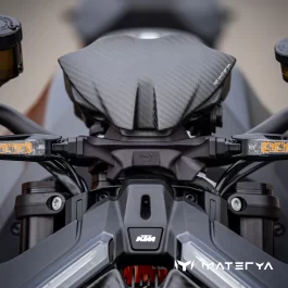 MATERYA KTM Super Duke 1390R Carbon Fibre Dashboard Cover Screen 2024+ MATERYA KTM Super Duke 1390R Carbon Fibre Dashboard Cover Screen 2024+