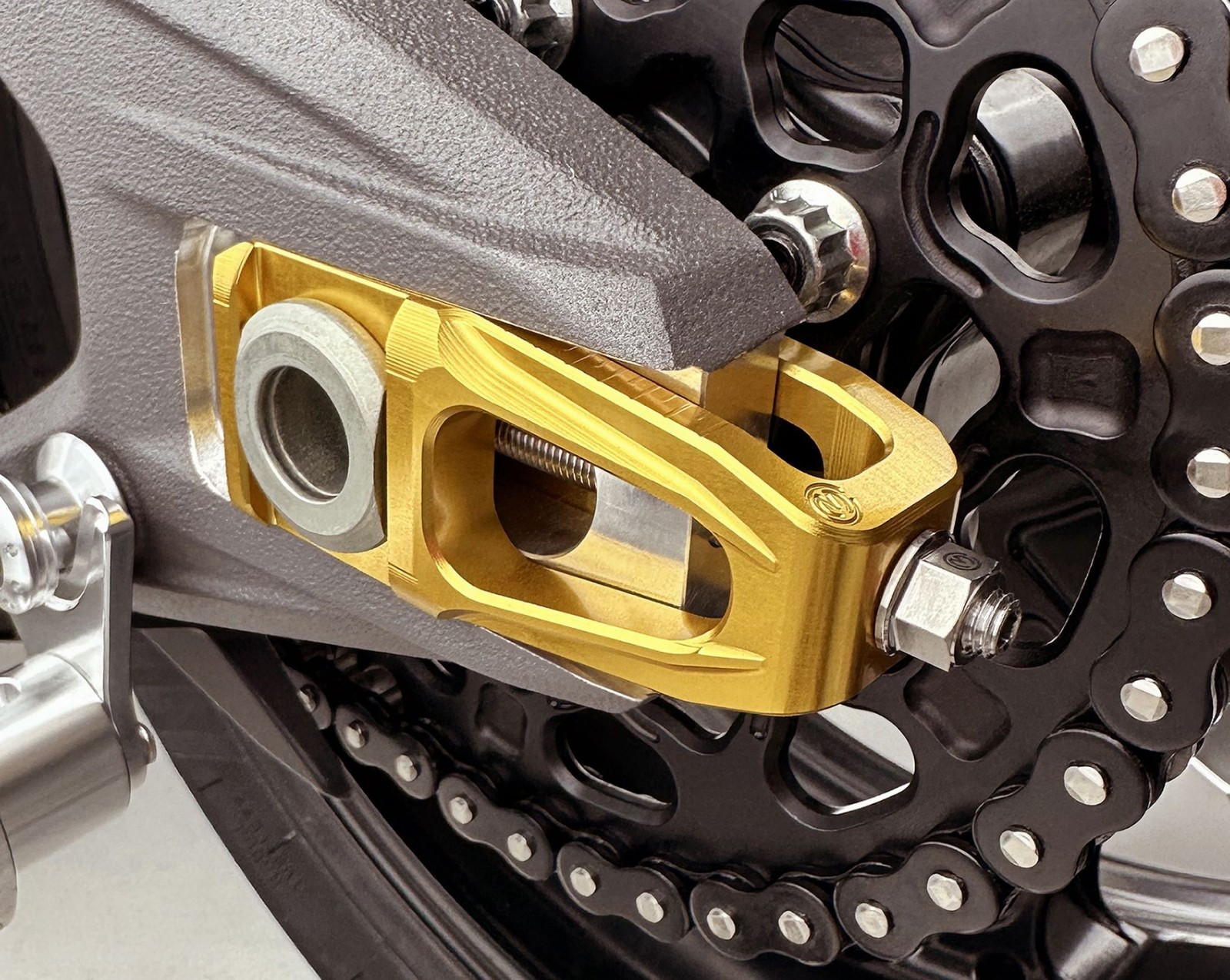 MotoCorse Ducati Streetfighter V4 Chain Adjuster + Supreme Technology Oversuspension Kit 2025+ - Image 8
