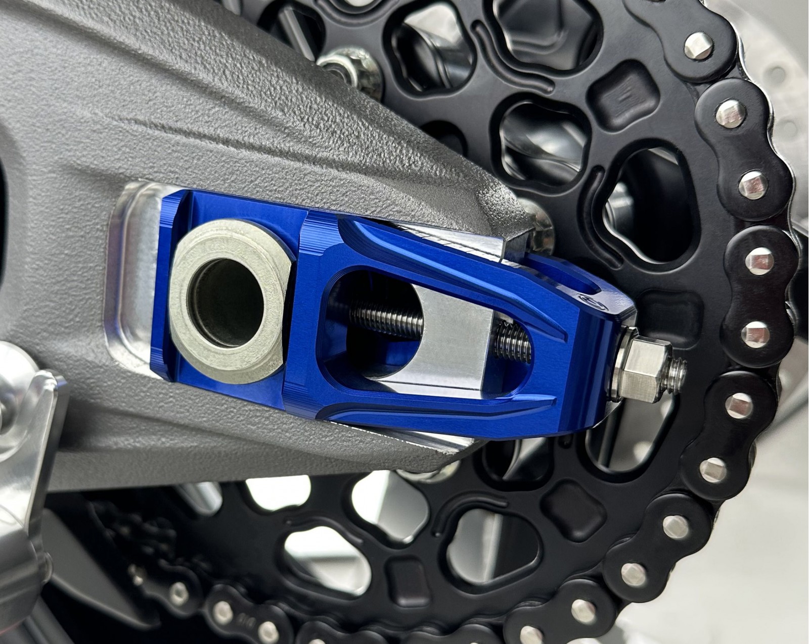 MotoCorse Ducati Streetfighter V4 Chain Adjuster + Supreme Technology Oversuspension Kit 2025+ - Image 7