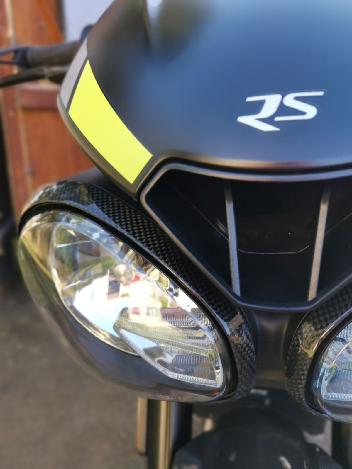 Triumph Speed Triple 1050 Carbon Fibre Headlight Trim 2016-20